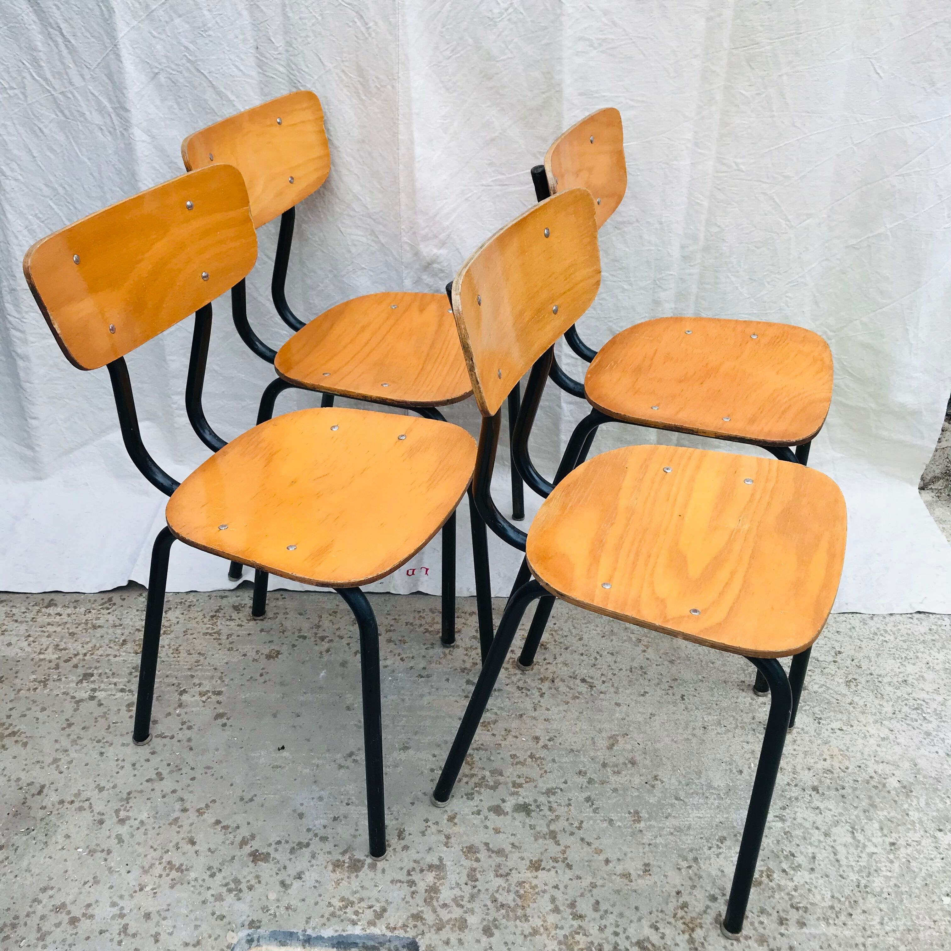 4 chaises modernistes bois et métal vintage 1960