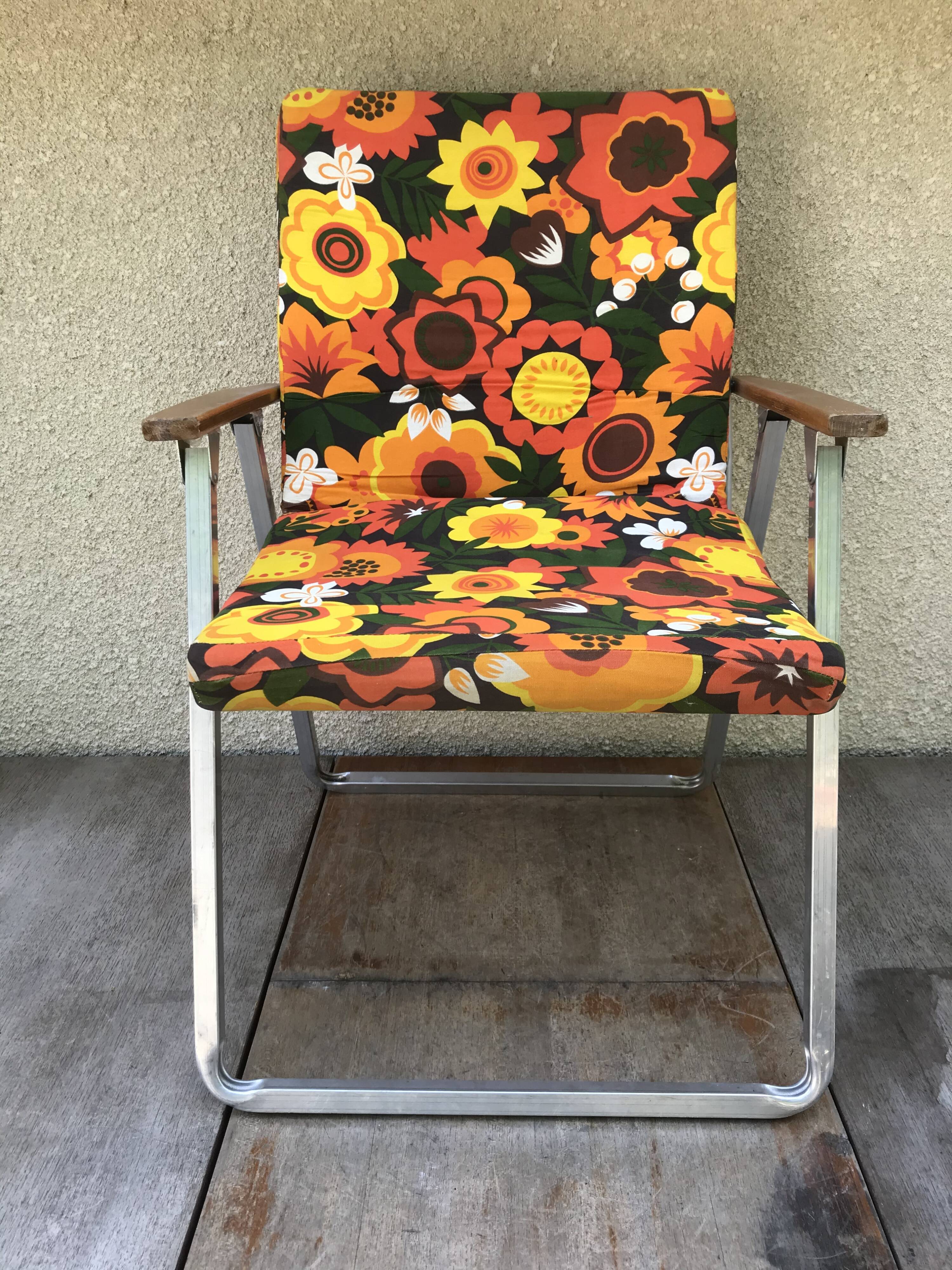 Ancient pliante alu chair - multicolor fabric 70s vintage camping garden