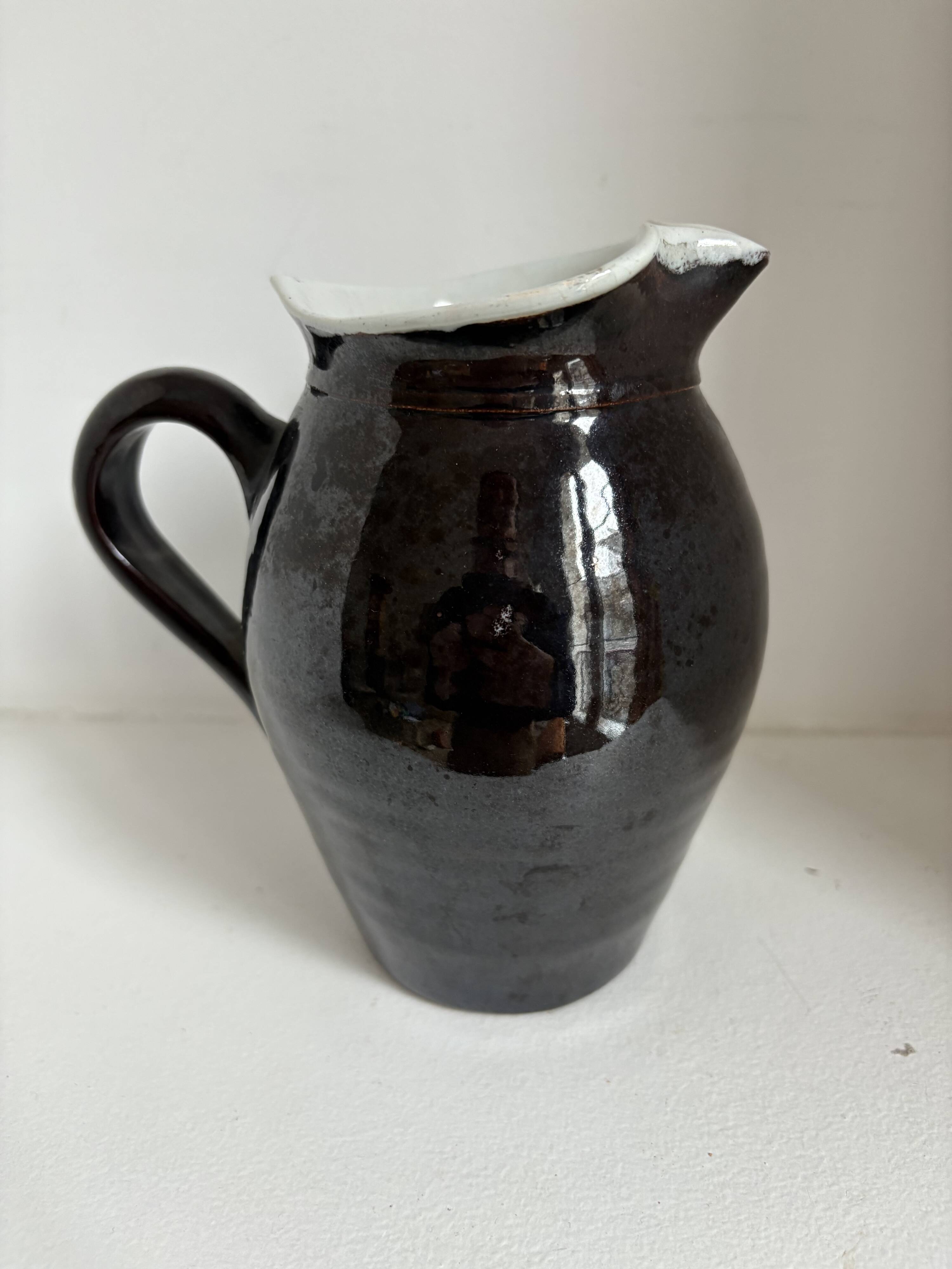 Set of 16 decorative items