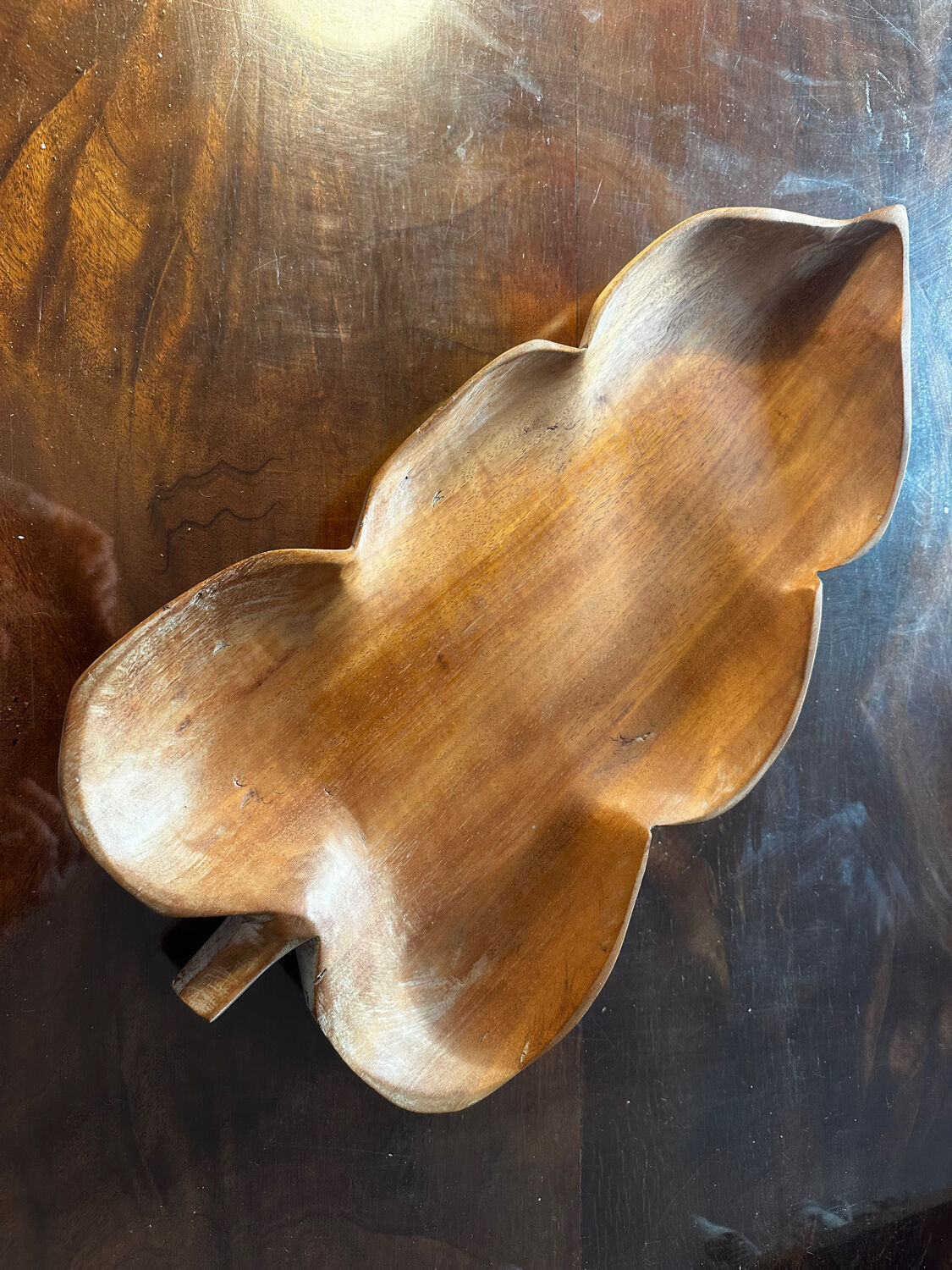 Fruit bowl, handcrafted pocket emptier in solid wood.