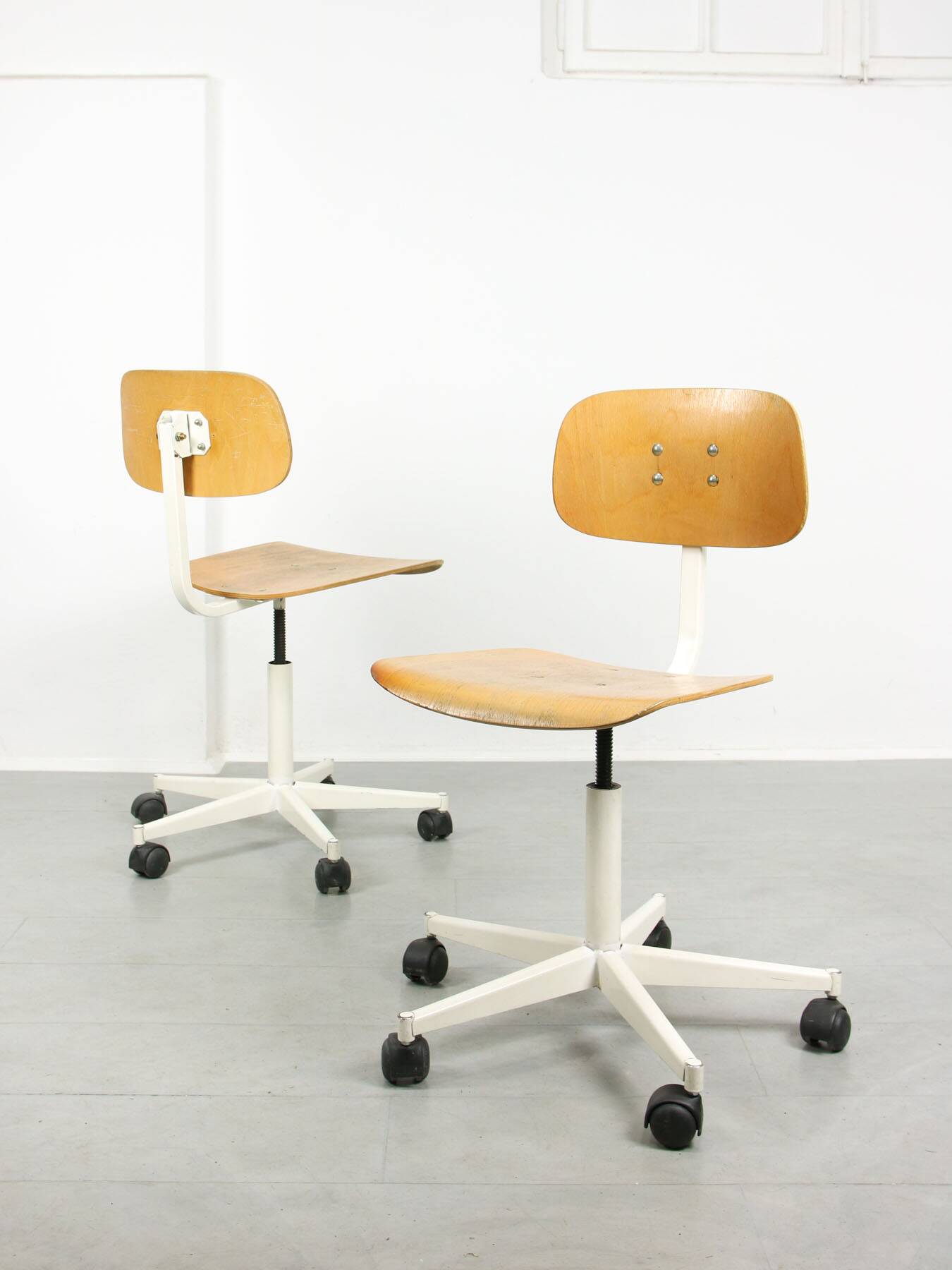 Vintage White & Wooden Swivel Office Chair, 70s