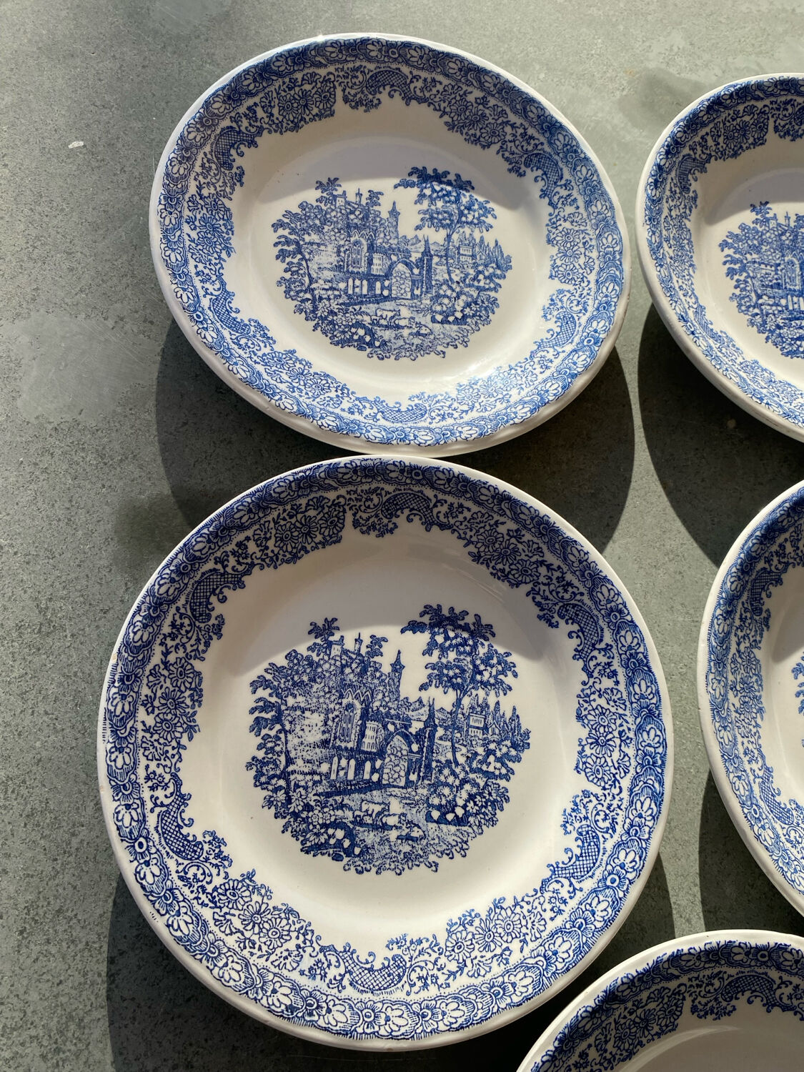 Set of 5 small dessert plates from the Nice factory, 2 stamps from the same manufacturer.