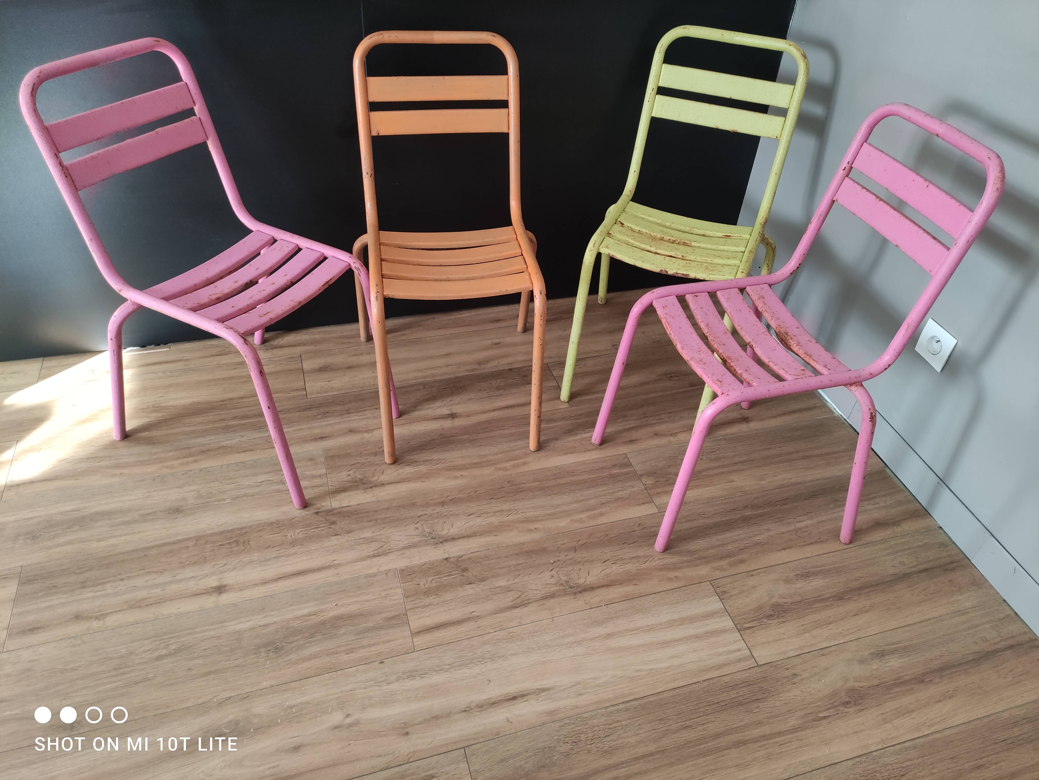 Set of 4 50s bistro chairs in rusty metal