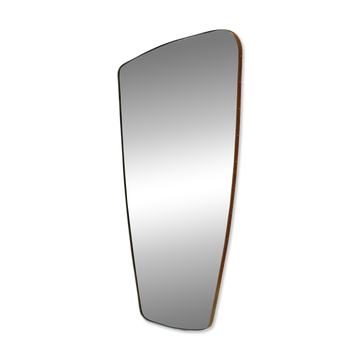 Miroir rectangulaire à bord arrondi et cadre en laiton