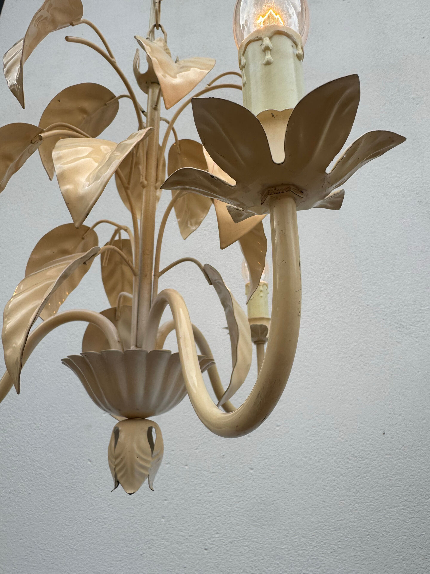 Lustre style florentin feuilles de tabac années 70