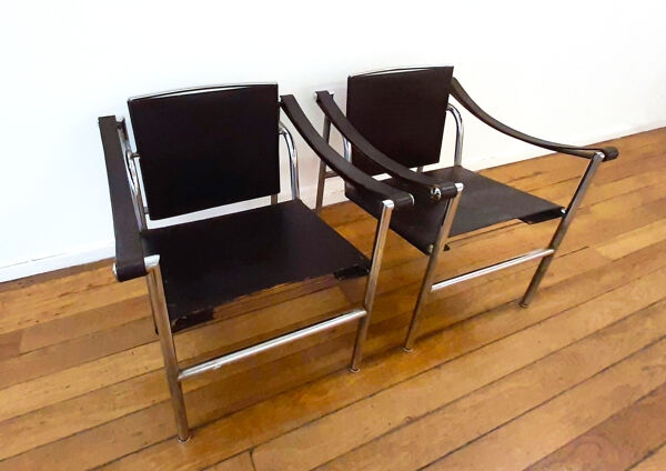 Paire de fauteuils LC1 Le Corbusier