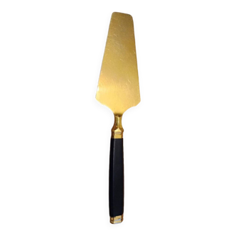 Pie shovel