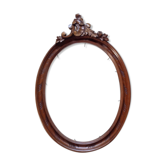 Wooden oval frame