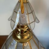2 portable lamps with flower-shaped lampshades in mother-of-pearl and brass.