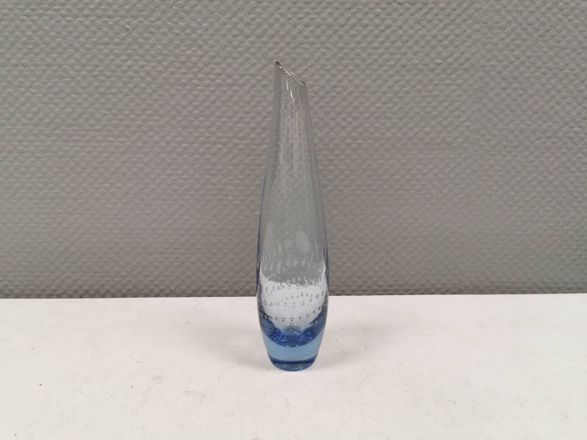 Vase finlandais en verre bleu