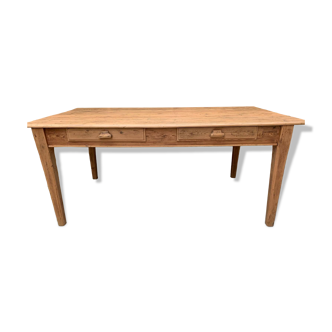 Farm table