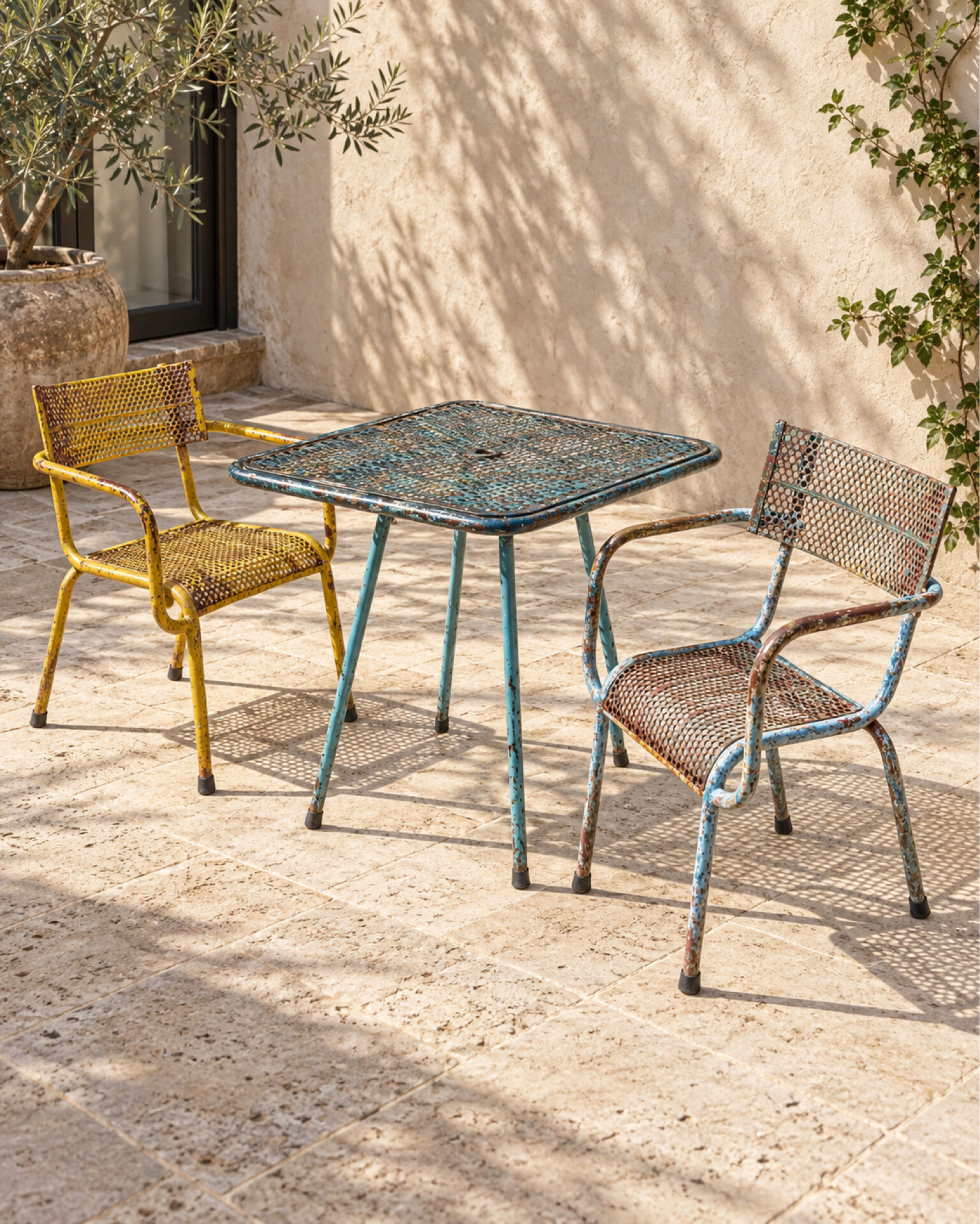 Ensemble René Malaval modèle Radar – table - 2 fauteuils – années 1950