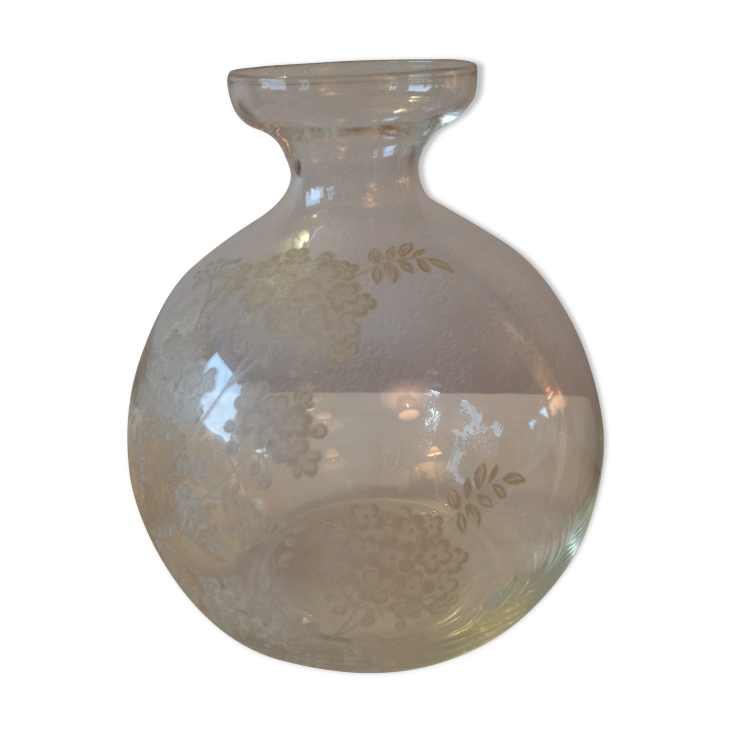 Vase round floral decoration