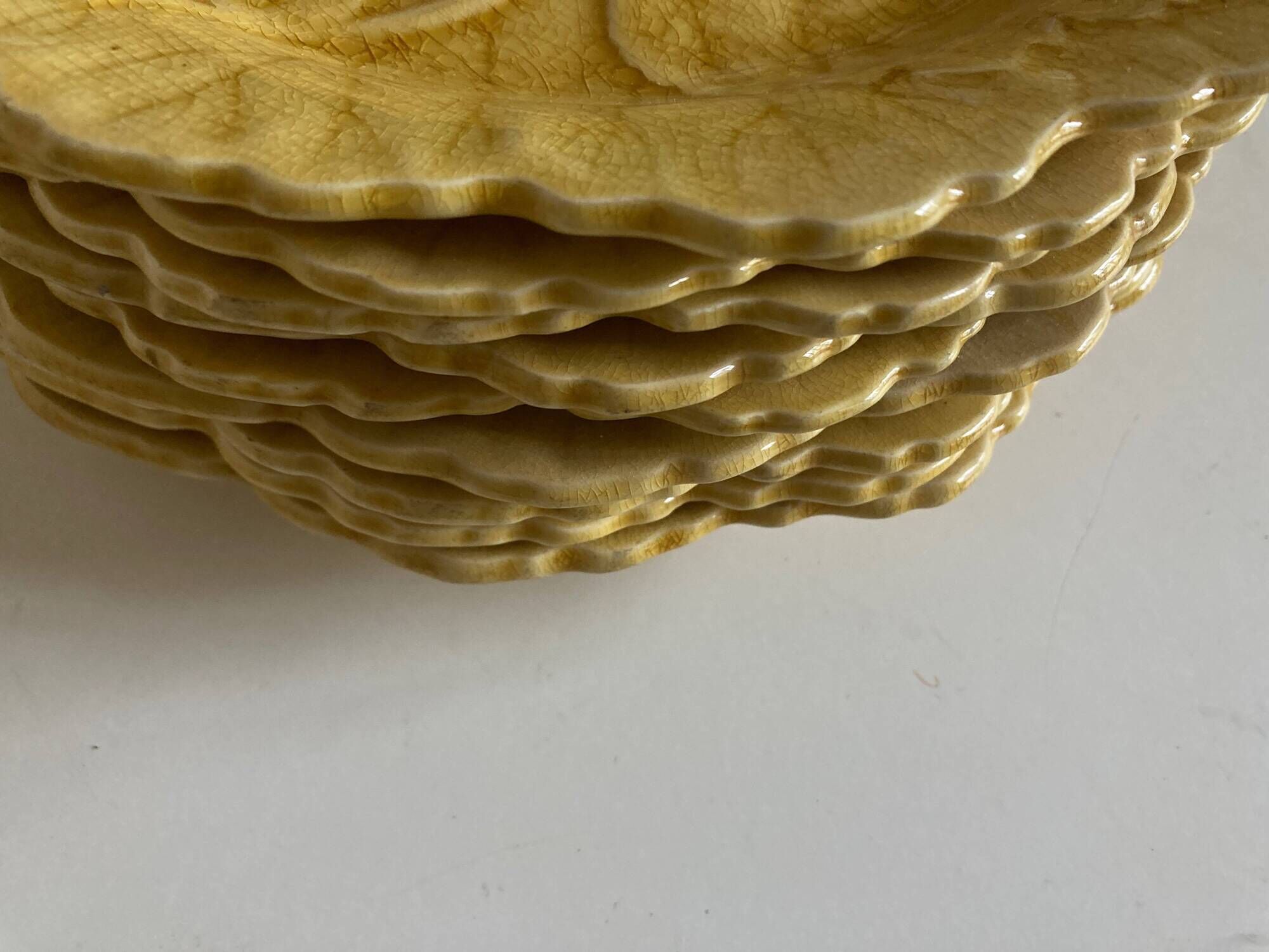 set of 11 Wedgwood vine plates English slip 19th