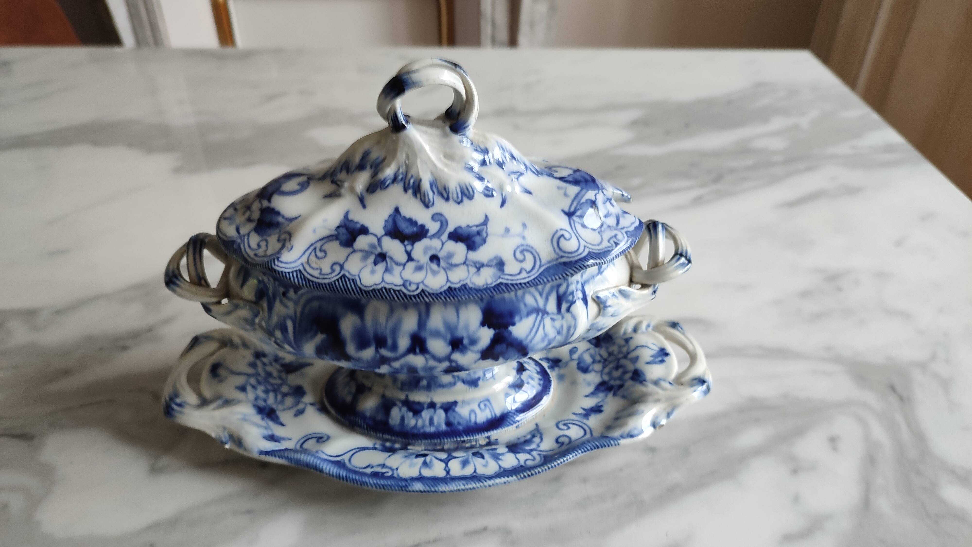 Antique sauceboat signed Creil et Montereau, Flora LM et Cie