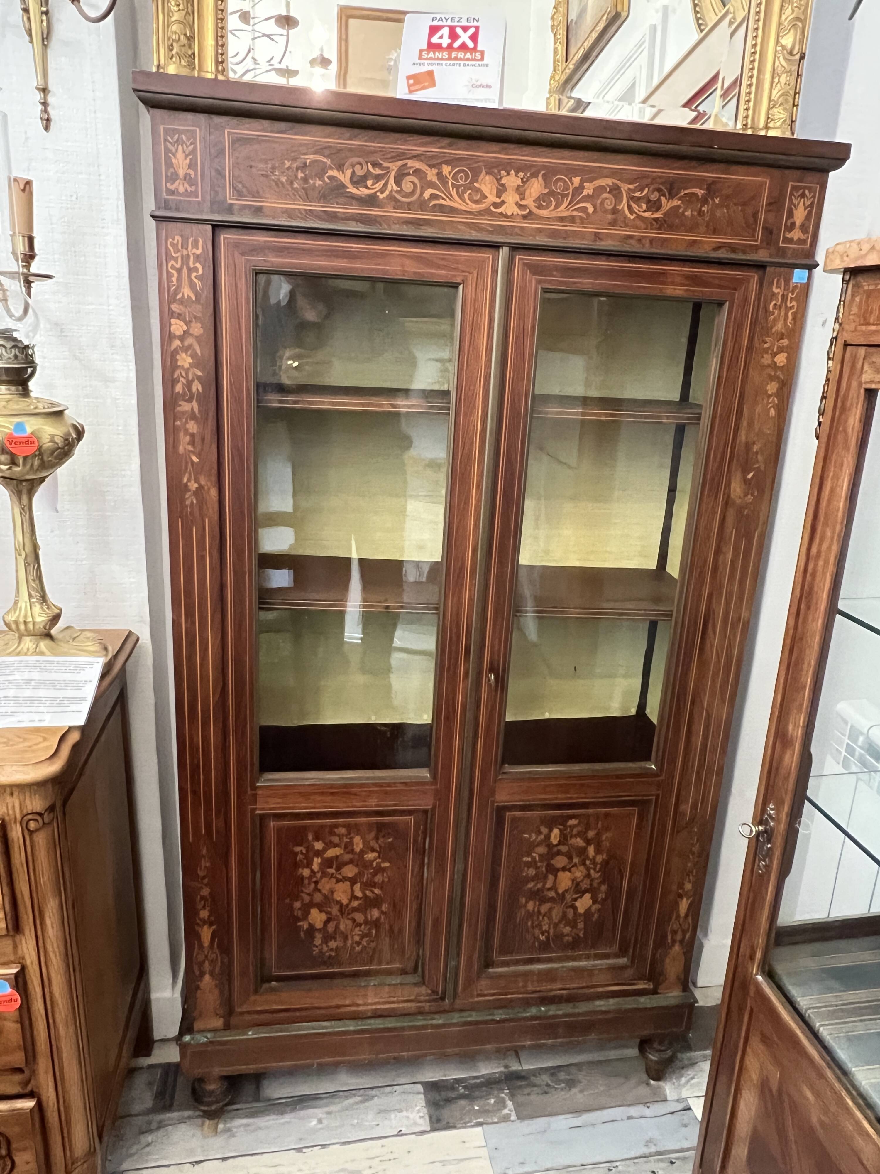 Charmante petite bibliothèque vitrine, typique d’époque Napoléon III