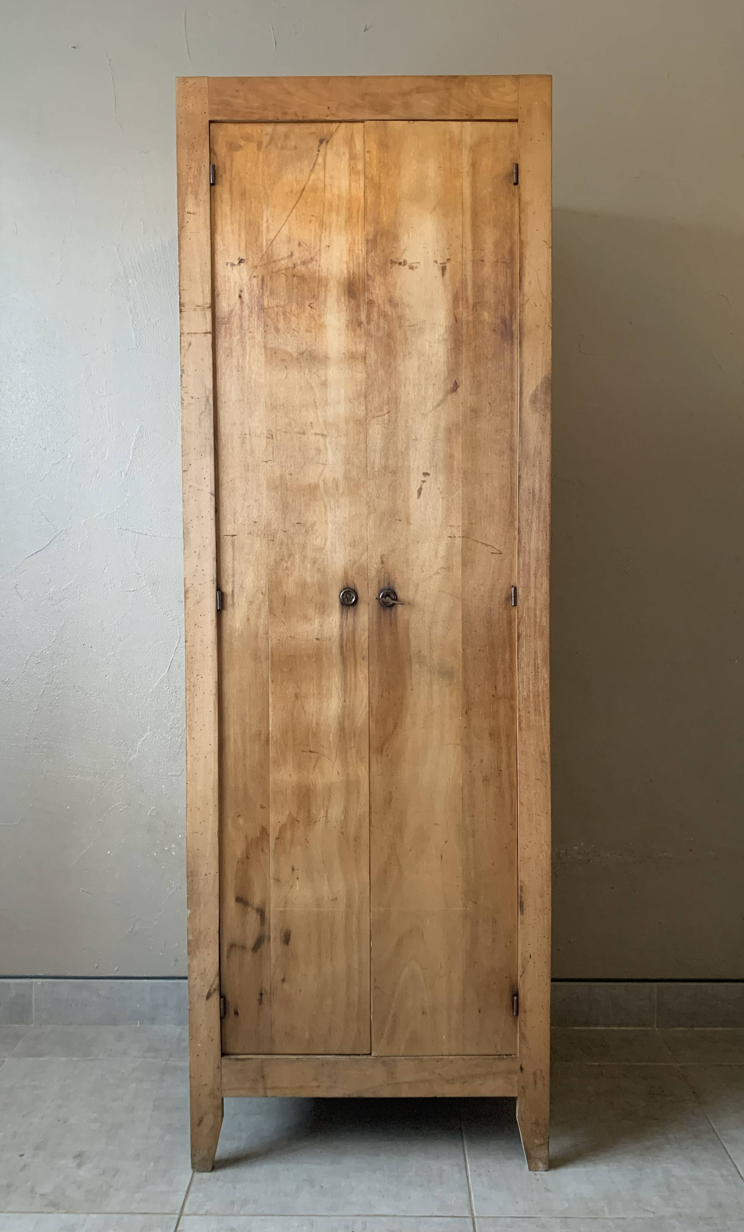 Bonnetière / armoire parisienne des années 50