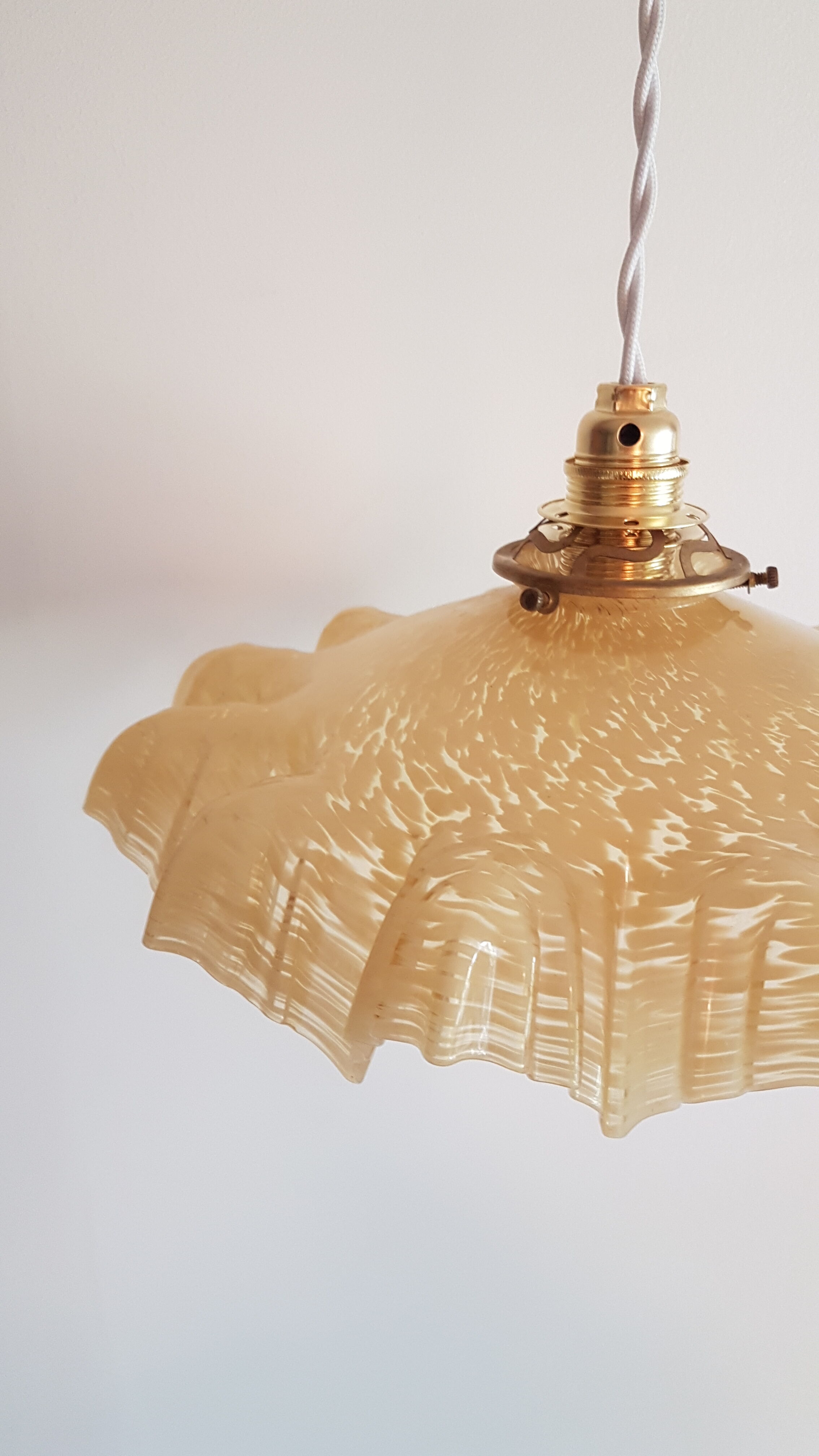 Yellow Clichy glass suspension