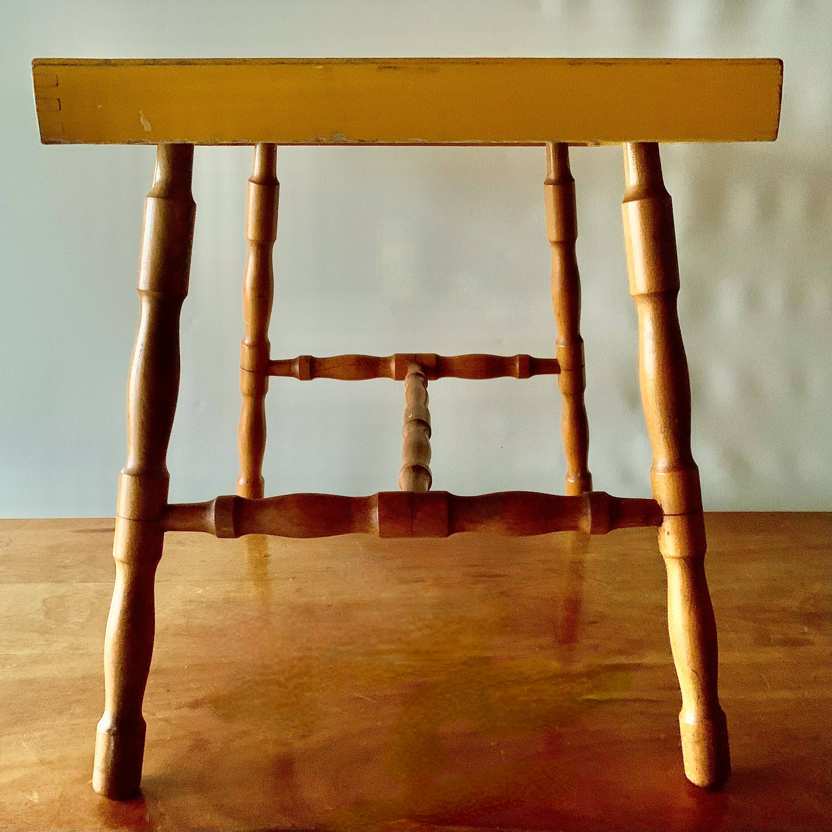 Vintage desk and chair for children in painted wood
