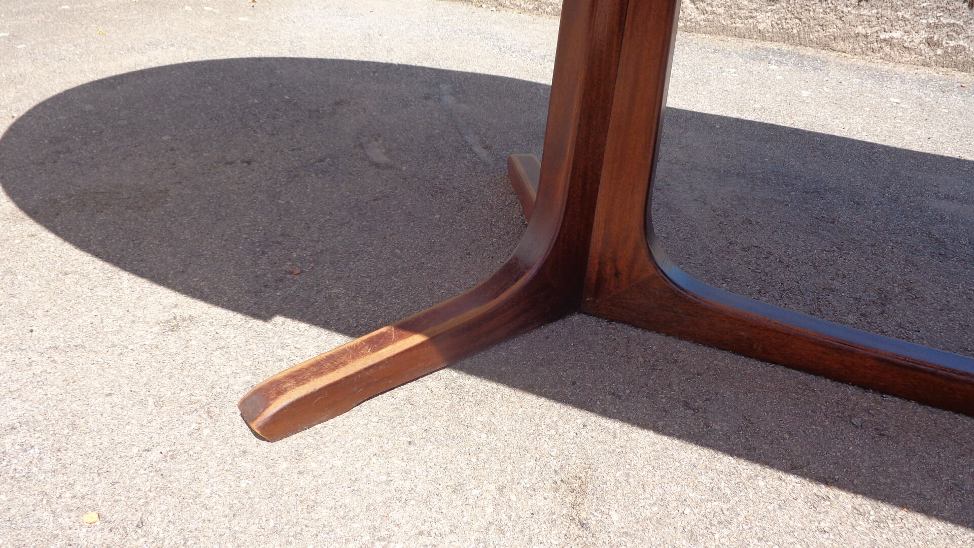 Baumann table and 6 chairs