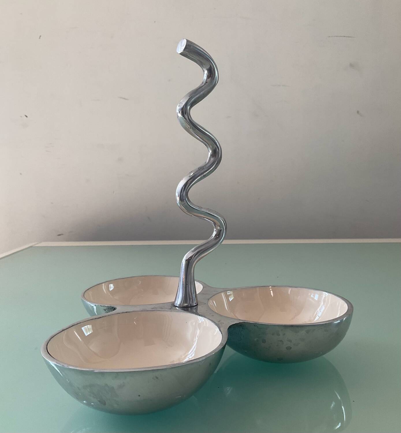 Aluminum designer servant