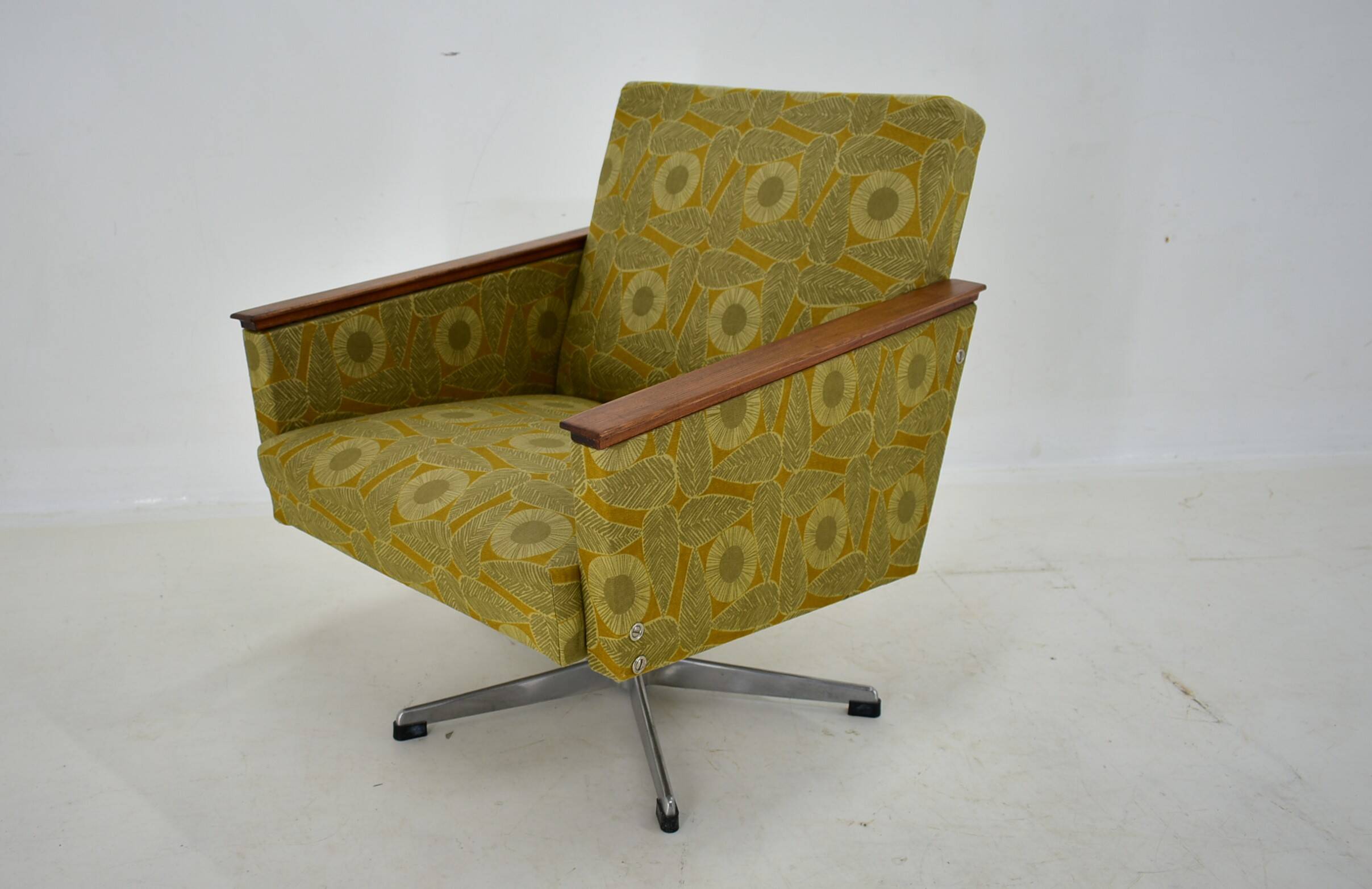 Mid-century armchair, Czechoslovakia, 1970s.