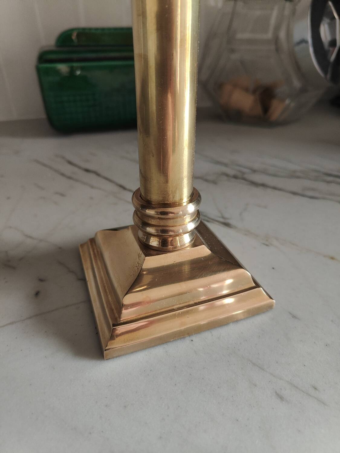 Column candle holder