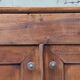 Buffet bas en bois massif sur roulettes – style industriel & campagne
