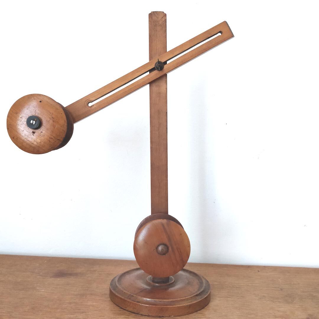 Former wooden wool mercerie reel