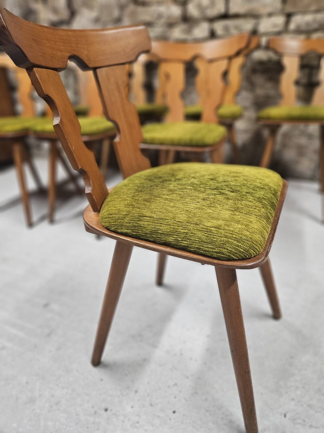 Lot  8 chaises bistrot 1970"