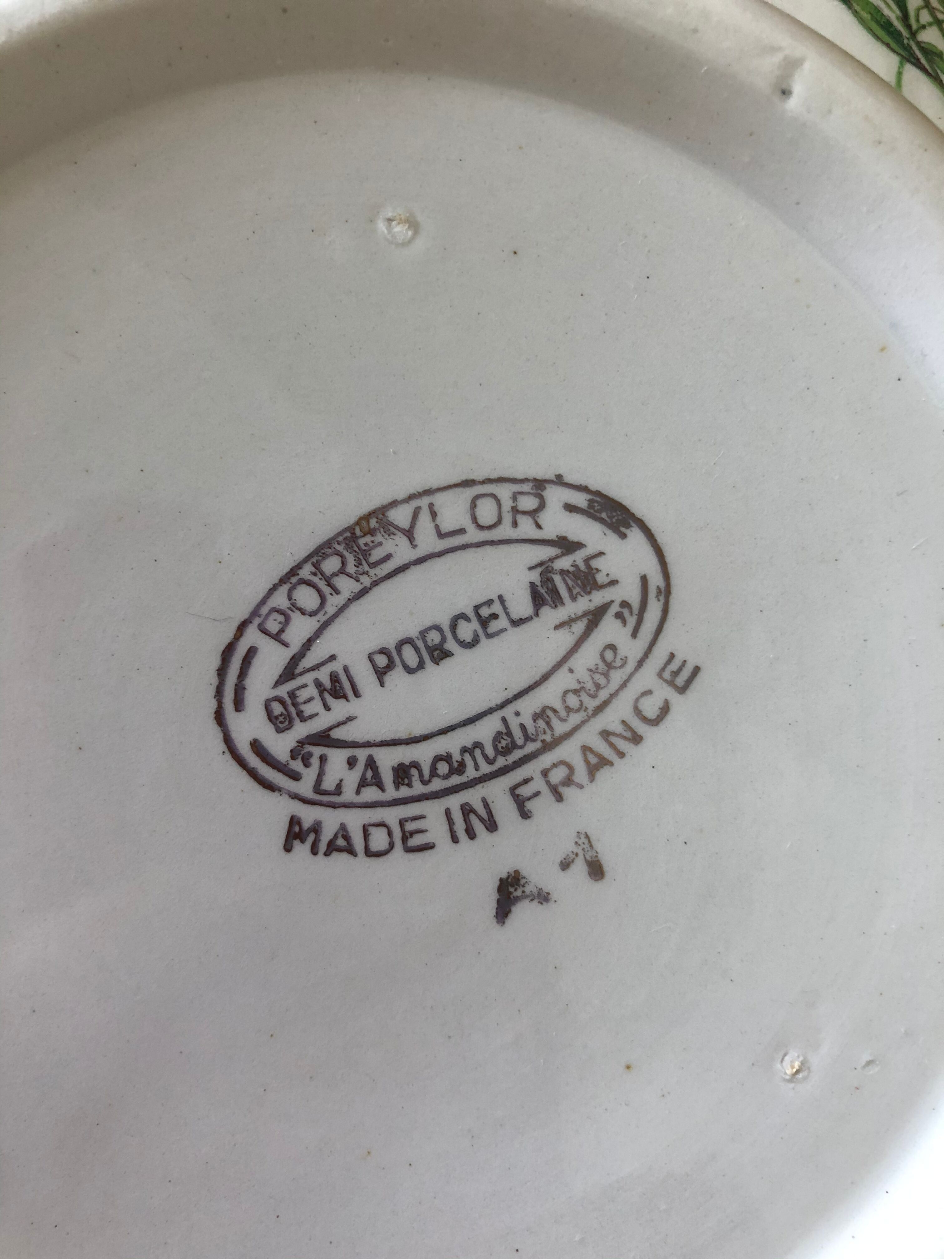 Ancient Soupière L'Amandinoise