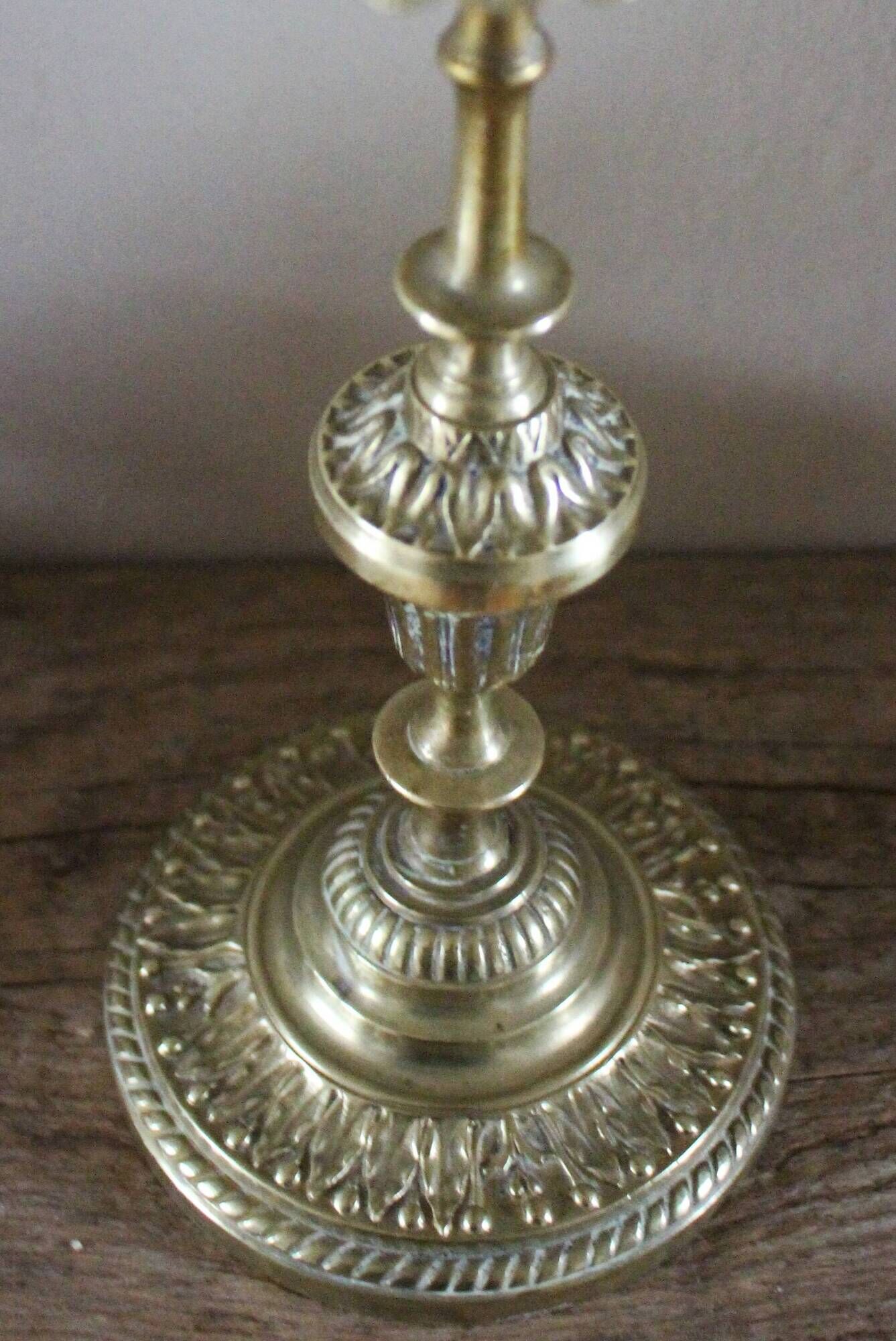 Candle holder brass corolla decor candle