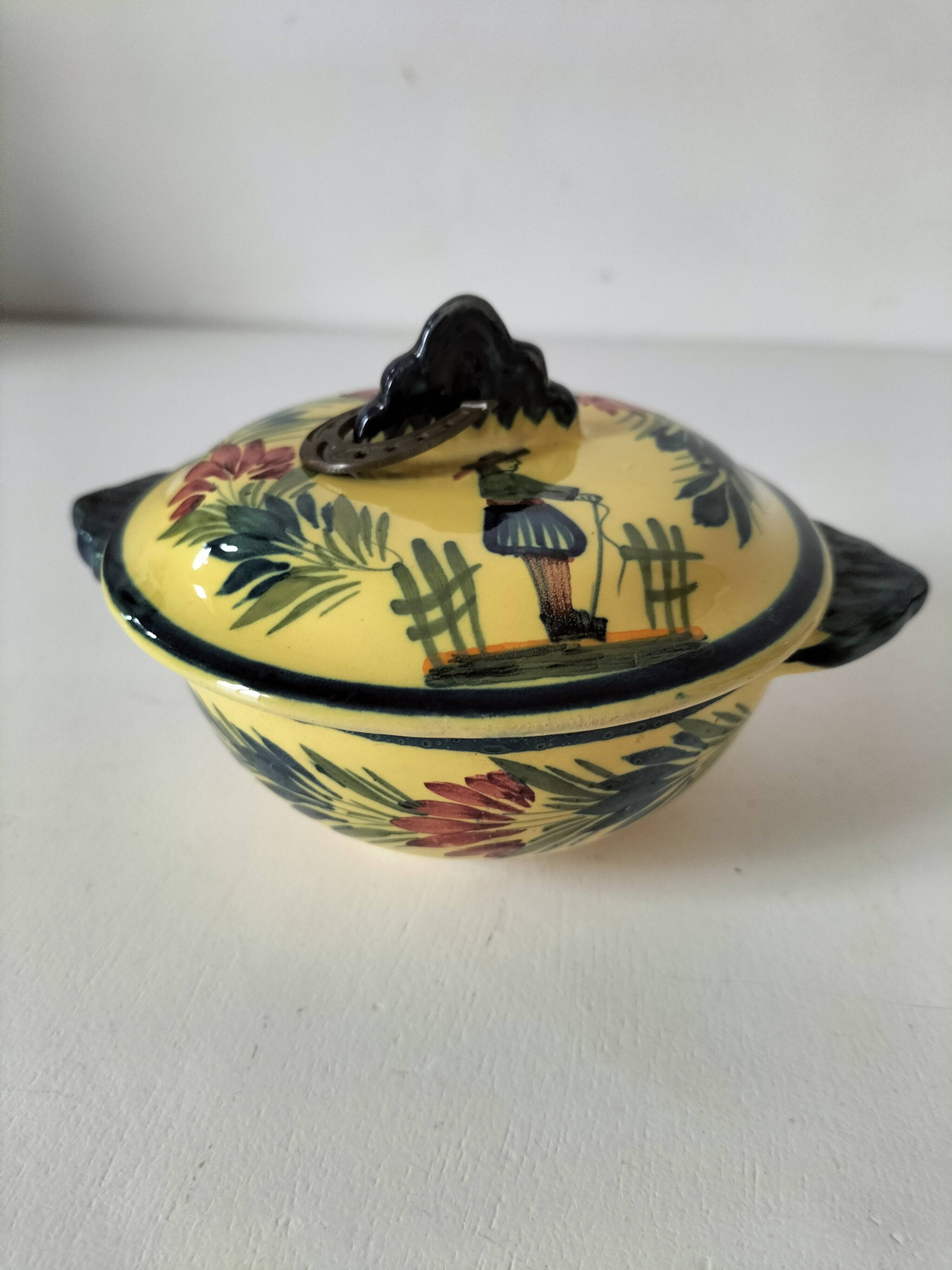 Breton bonbonnière Quimper Henriot – Hand-painted earthenware