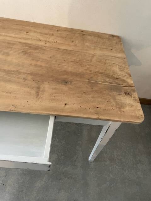 Two-tone farm table