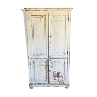 Armoire patinée