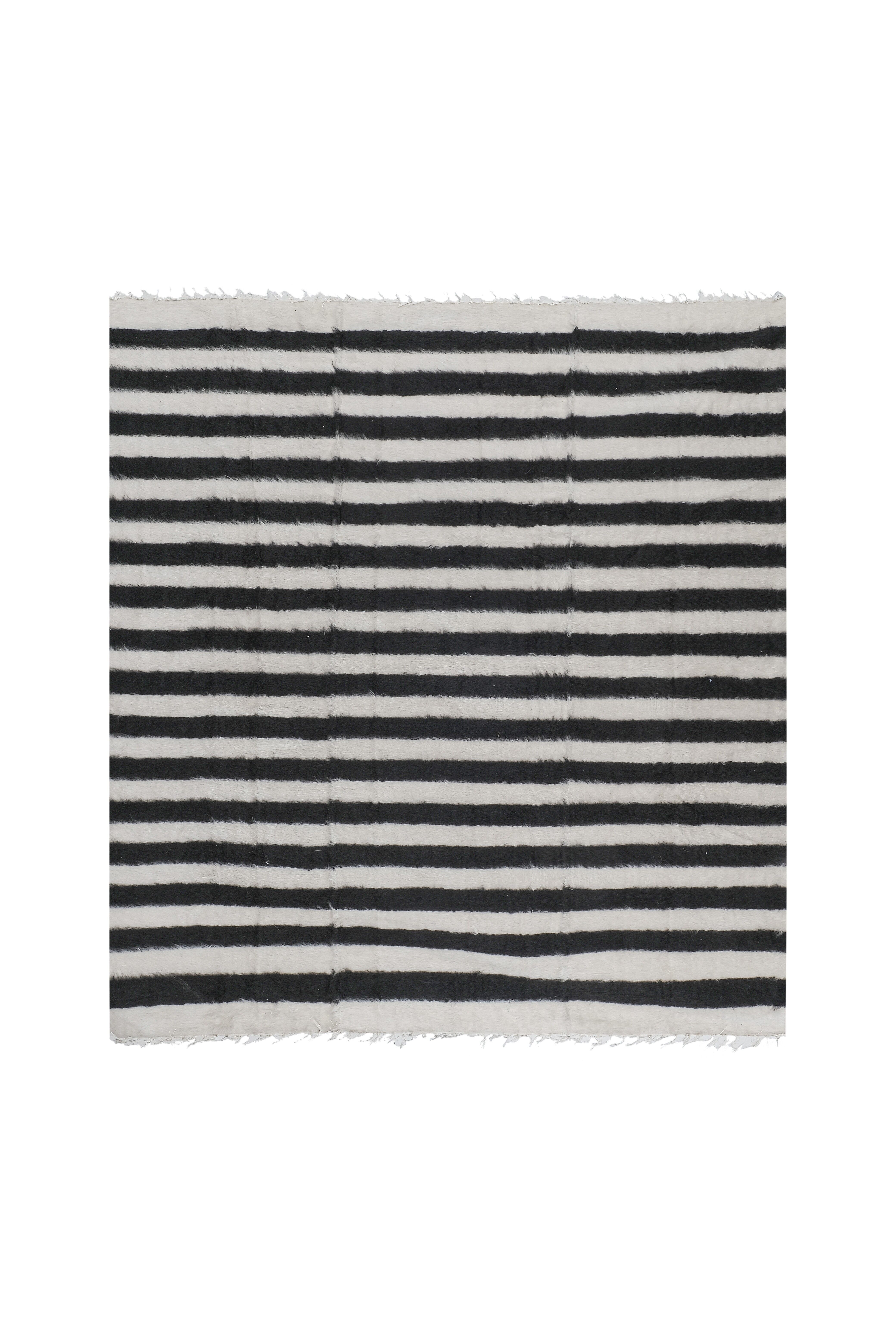 Vintage Turkish rug from Oushak, hand-woven 223x239 cm