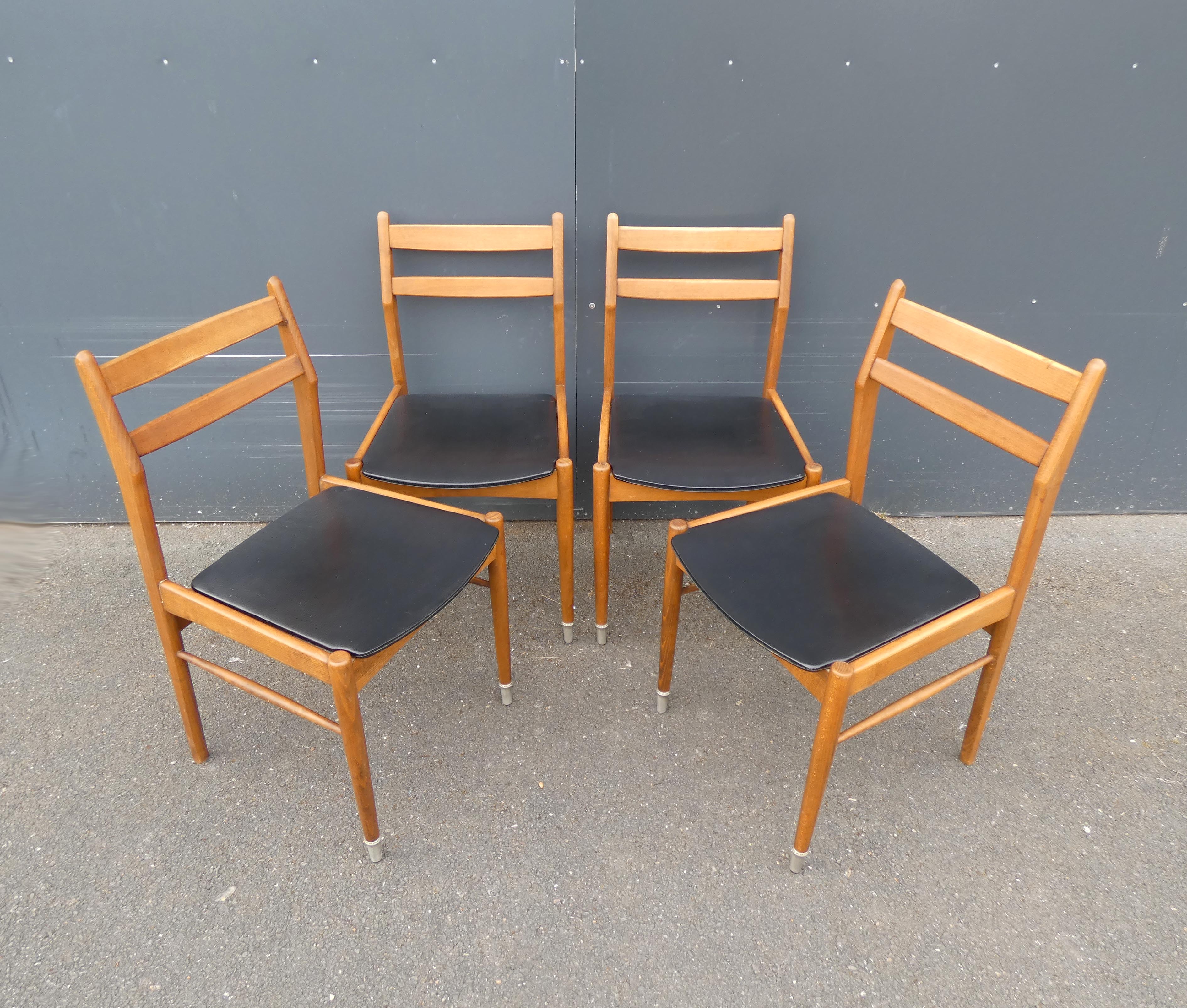 Set of 4 scandinavian chairs