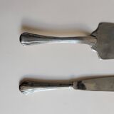 Serving cutlery