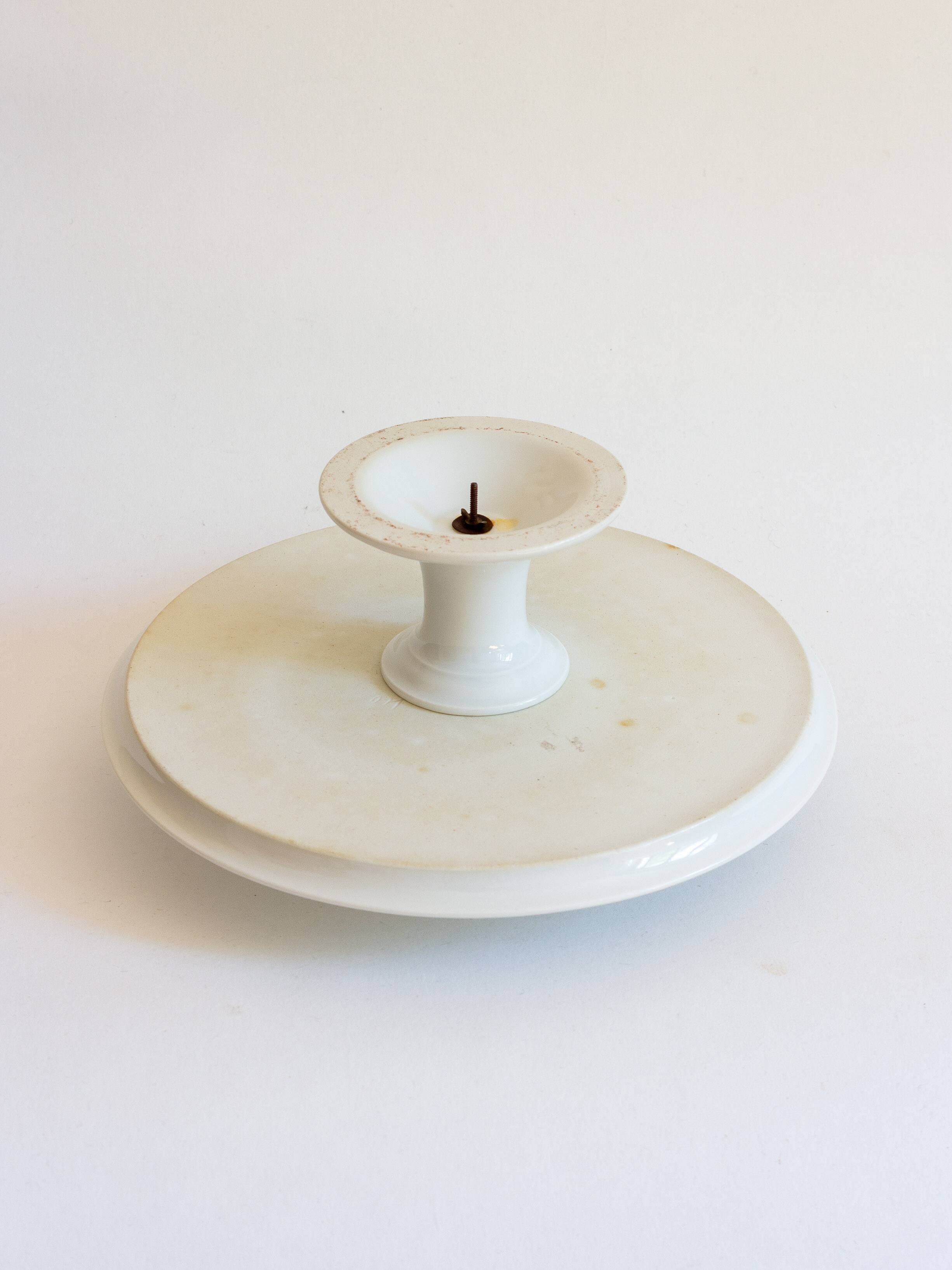 Servant, Cup on foot, White ceramic display stand, Paris, 19th century.