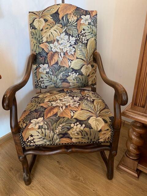 8 chairs and 1 Louis XIII style armchair handmade.