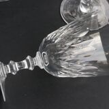 Suite of 6 Baccarat crystal water glasses with honeycomb patterns.