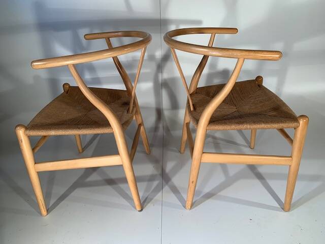 2 Wegner model Y chairs in beech