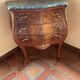 Commode style Louis XV avec plateau en marbre