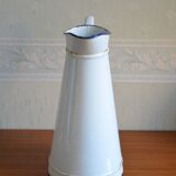 White enamelled broc with red liseret