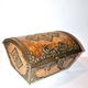 Antique biscuit box in golden sheet - Victoria metal box