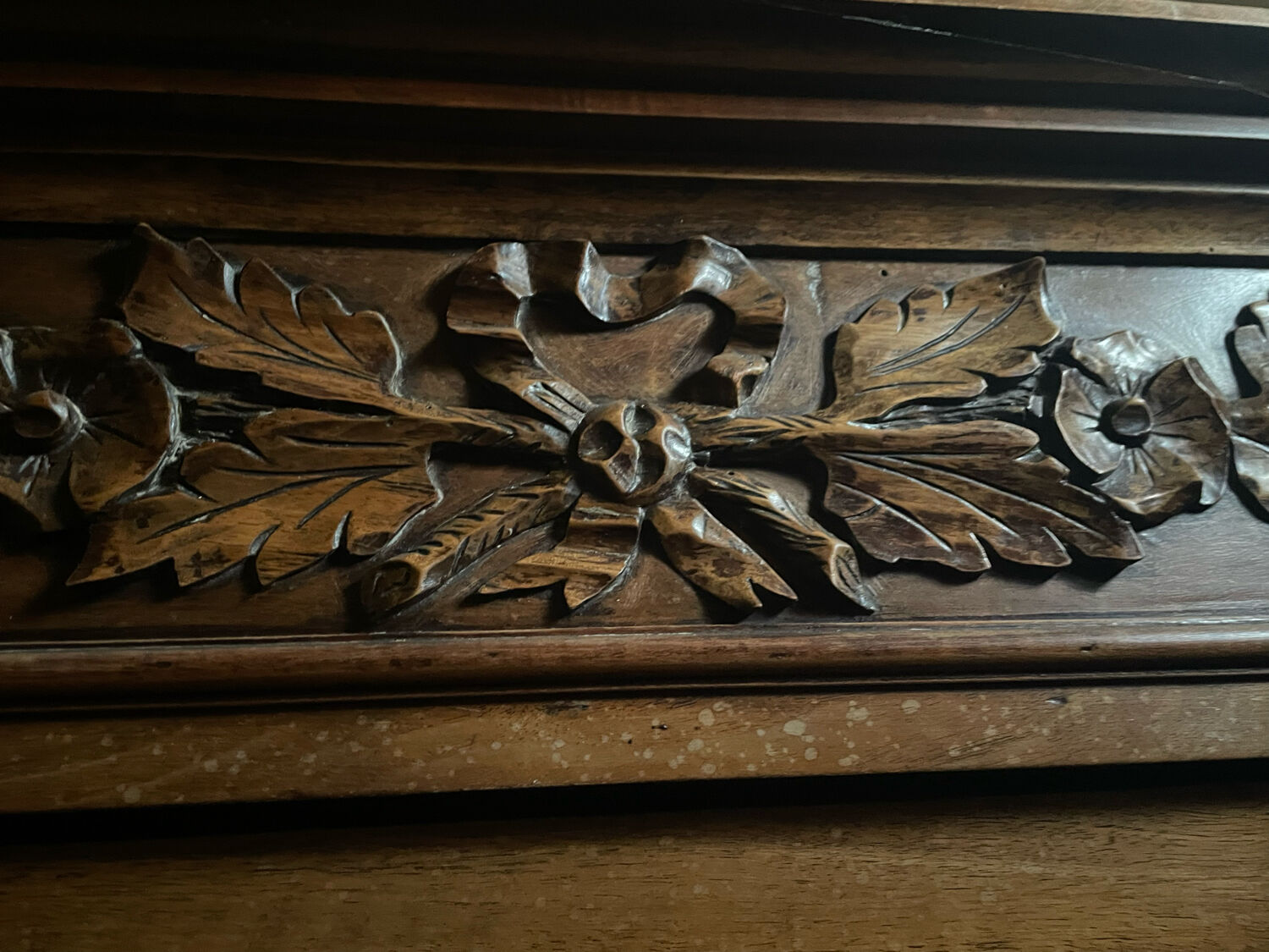 Wardrobe with mirror