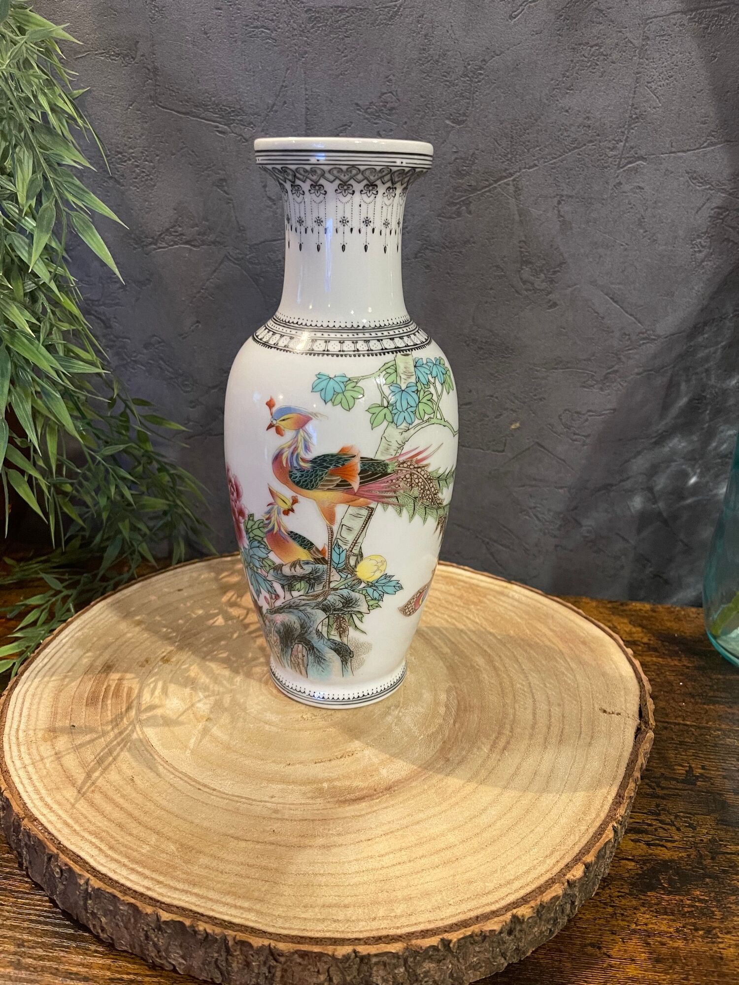 Ancient Chinese vase with porcelain bird green family 20th