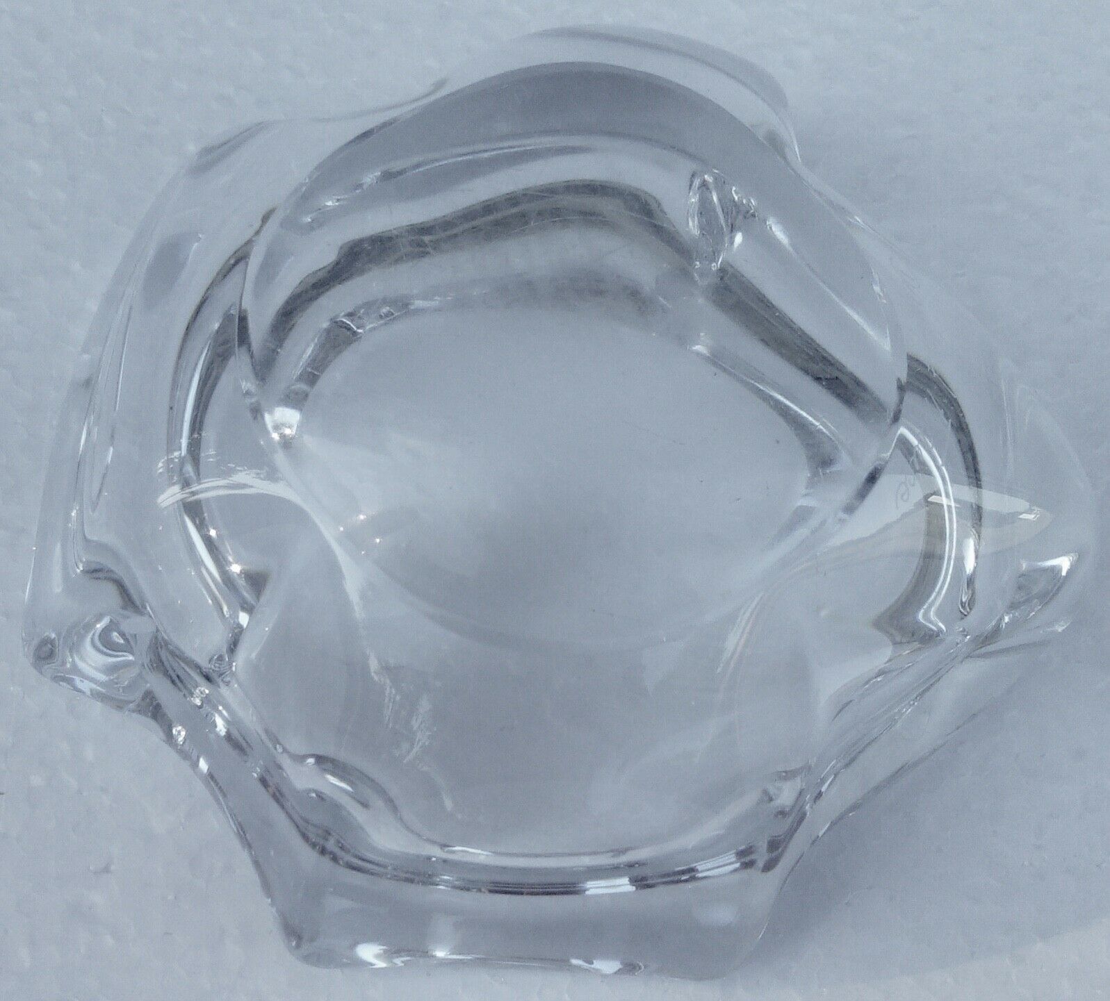 Cendrier en Cristal signé Daum France design moderniste