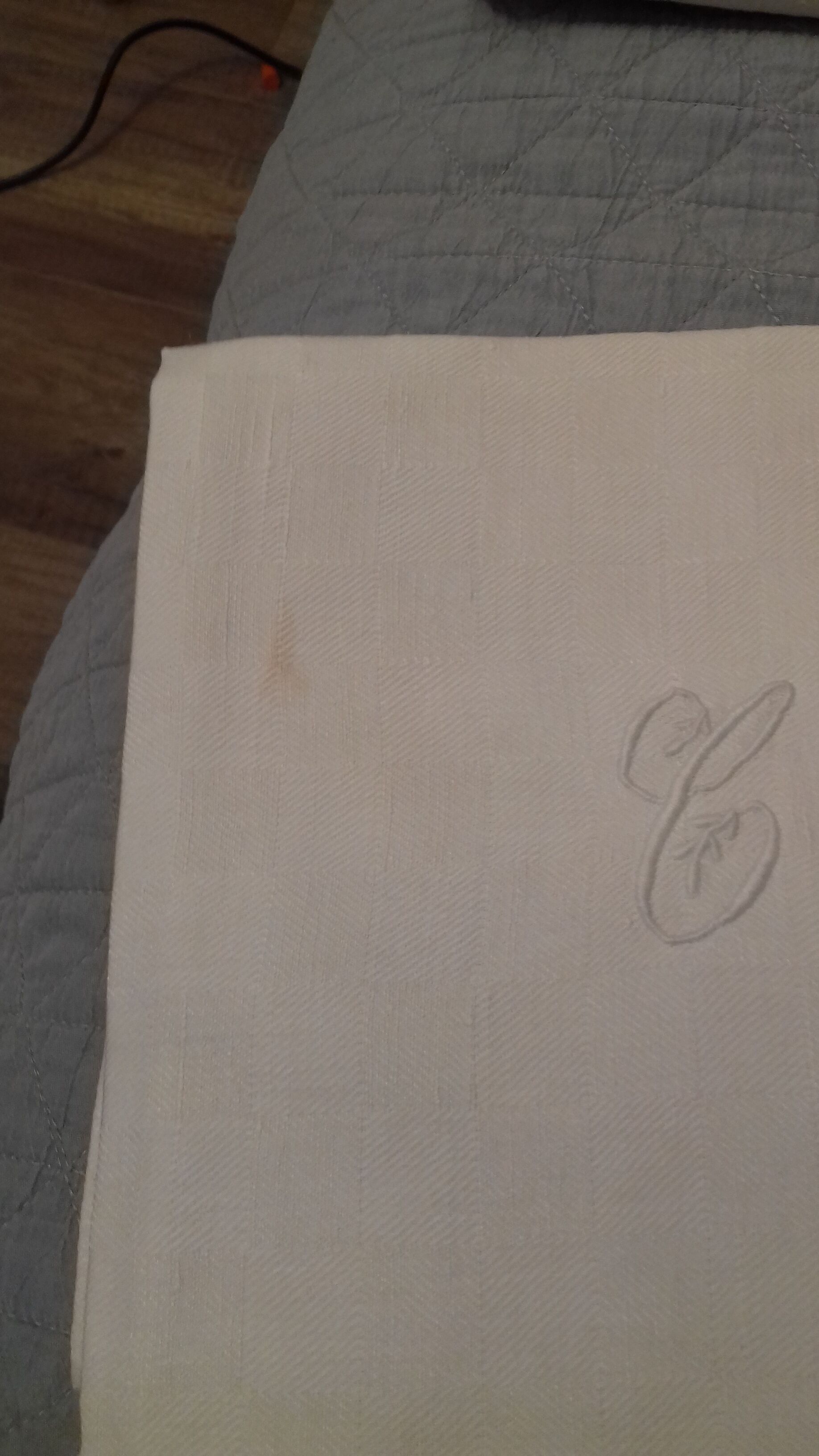 tablecloth and 6 damask cotton towels. CC monogram