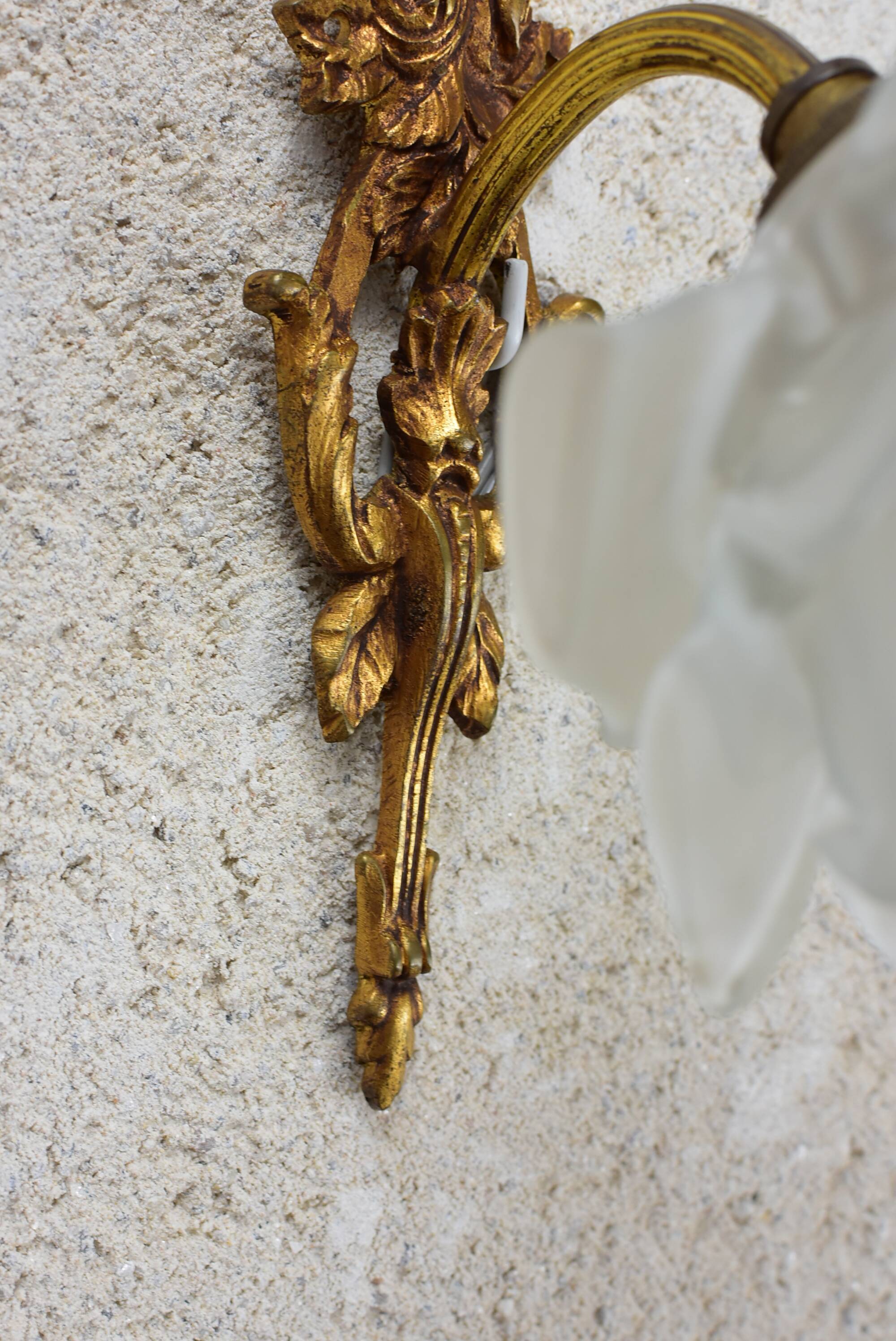 Glass paste flower applique